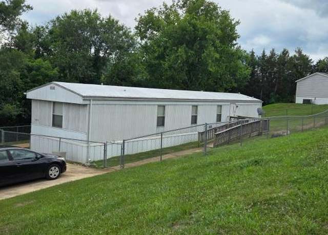 Property at 4057 Crest Dr, House Springs, MO 63051, 3 beds, 2 baths