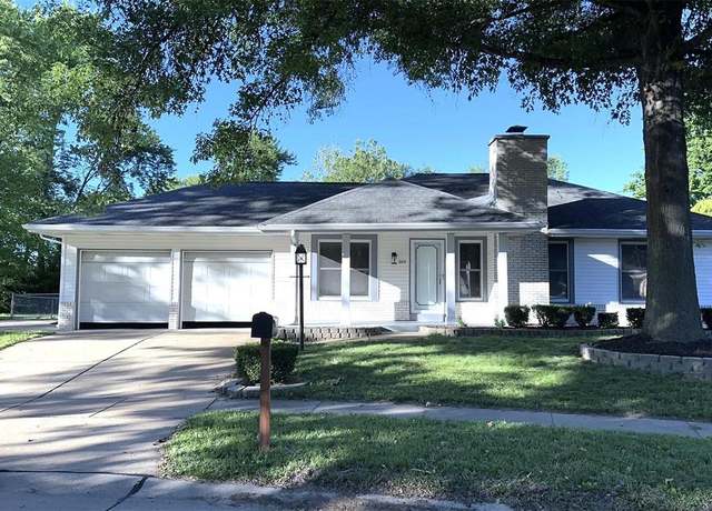 Property at 805 Sherwood Ct, Florissant, MO 63031, 3 beds, 2.5 baths