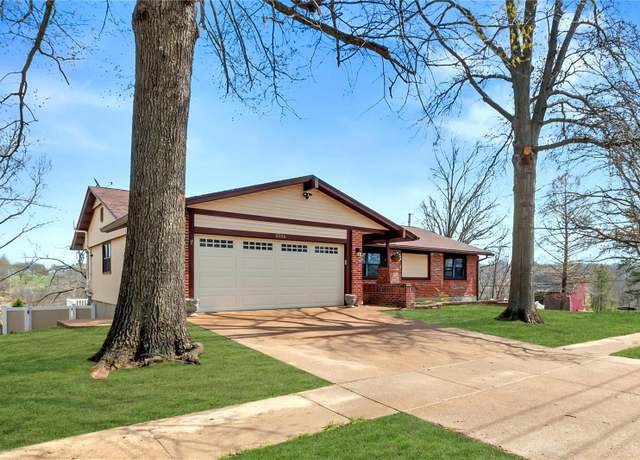 Property at 5594 Milburn Rd, St Louis, MO 63129, 4 beds, 3 baths