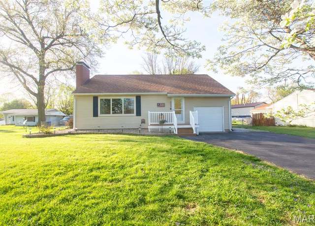Property at 244 Hi Pointe Pl, East Alton, IL 62024, 3 beds, 1.5 baths