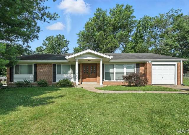 Property at 701 Fernview Dr, St Louis, MO 63141, 3 beds, 2 baths