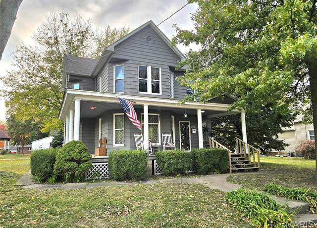 Property at 215 N Spruce St, Nokomis, IL 62075, 4 beds, 2 baths