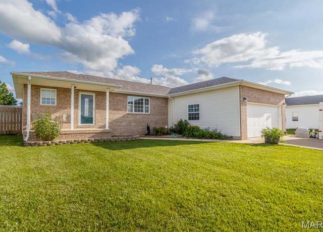 Property at 1208 Troutman Dr, Lebanon, MO 65536, 3 beds, 2 baths
