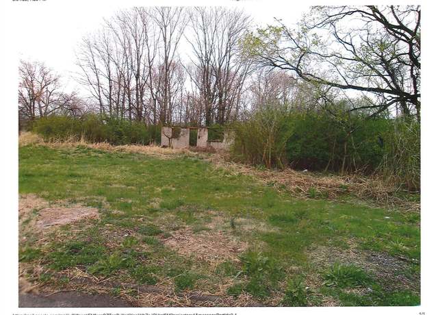 Property at 805 Piggott, East St Louis, IL 62201, 2 beds, 1 bath