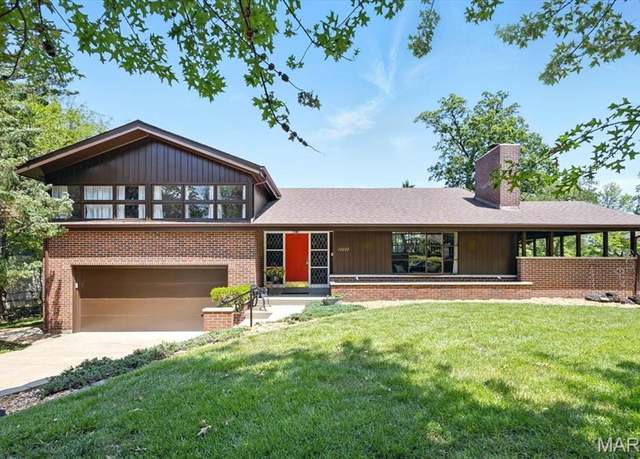 Property at 10223 Whitlock Dr, St Louis, MO 63114, 3 beds, 2.5 baths