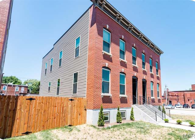 Property at 3433 Texas Ave, St Louis, MO 63118, 3 beds, 2.5 baths