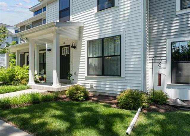 Property at 618 Maple Frst, St Louis, MO 63122, 3 beds, 2.5 baths