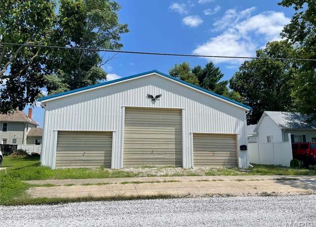 Property at 620 N Chestnut St, Litchfield, IL 62056, 1 bed, 1 bath