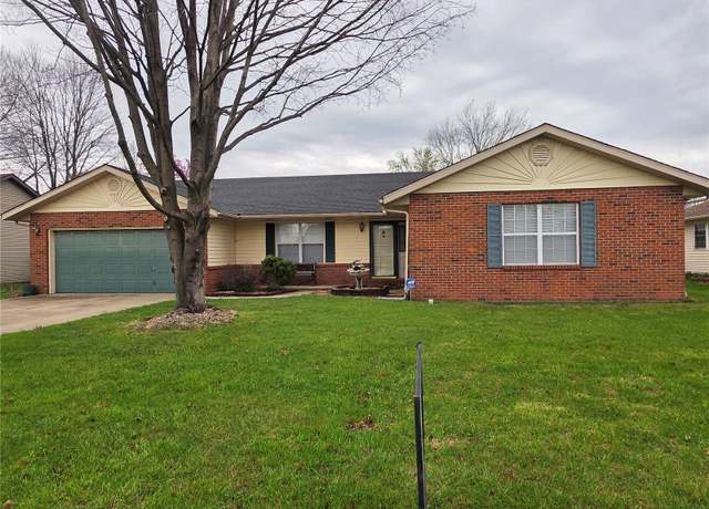 Property at 322 Ryan Dr, Fairview Heights, IL 62208, 3 beds, 2 baths