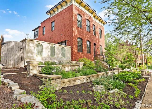 Property at 1201 Dolman St, St Louis, MO 63104, 3 beds, 3 baths
