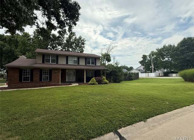 Property at 201 Greiner Ct, Ellisville, MO 63021, 4 beds, 2.5 baths