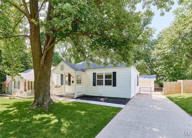 Property at 921 Tompkins St, St Charles, MO 63301, 2 beds, 1 bath