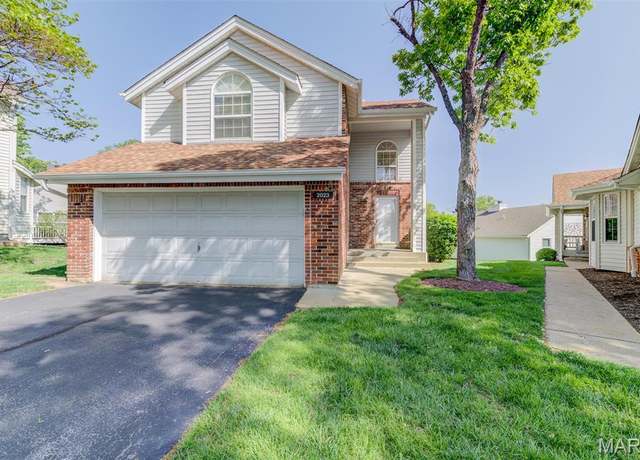 Property at 2023 Midfield Ln, St Louis, MO 63146, 3 beds, 3 baths