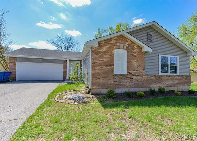 Property at 14333 River Oaks Ct, Florissant, MO 63034, 3 beds, 2 baths