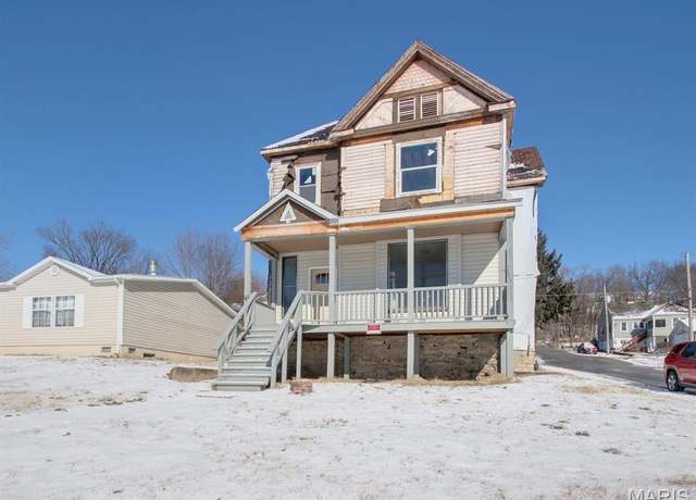 Property at 1700 Chestnut, Hannibal, MO 63401, 4 beds, 4 baths
