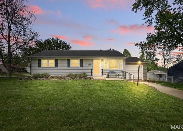 Property at 10851 Mallory Dr, St Louis, MO 63123, 3 beds, 2 baths