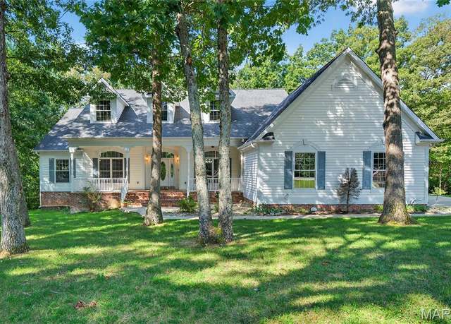 Property at 12 Ellerman Oaks Ct, Foristell, MO 63348, 2 beds, 2.5 baths