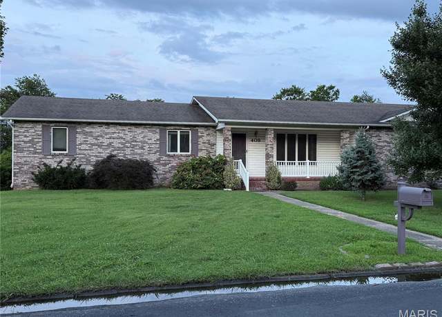 Property at 408 Ashley Dr, Sikeston, MO 63801, 3 beds, 2 baths