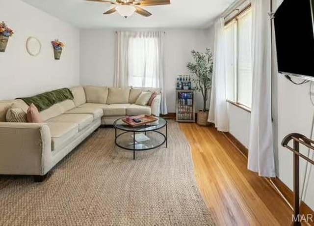Property at 603 Parkview Dr, O'fallon, IL 62269, 2 beds, 1 bath