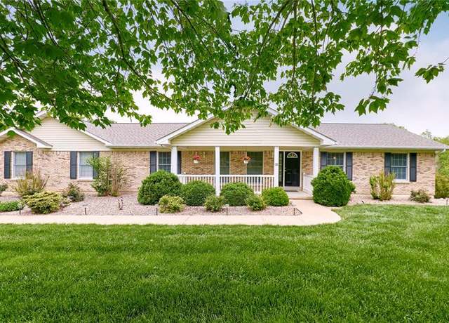 Property at 434 Ravenwood Dr, Troy, MO 63379, 3 beds, 2.5 baths