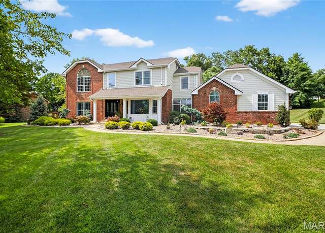 Property at 35 Lake Forest Ln, St Charles, MO 63301, 4 beds, 3.5 baths