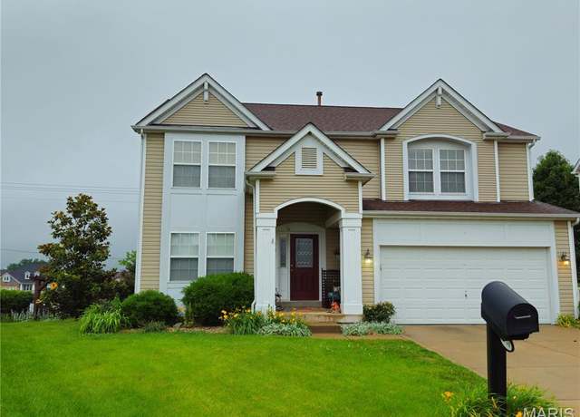 Property at 1751 Briarmanor Dr, Lake St Louis, MO 63367, 5 beds, 3.5 baths