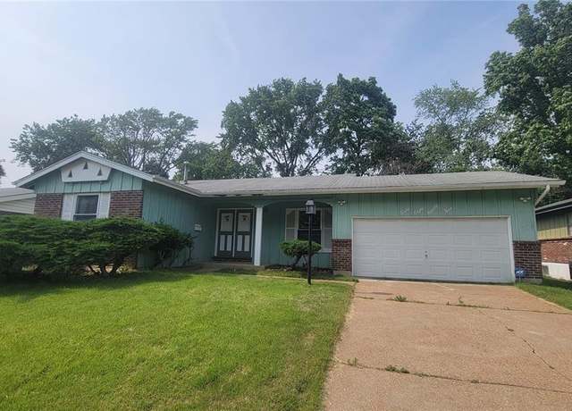 Property at 4895 Lockwig Trl, Florissant, MO 63033, 3 beds, 2 baths