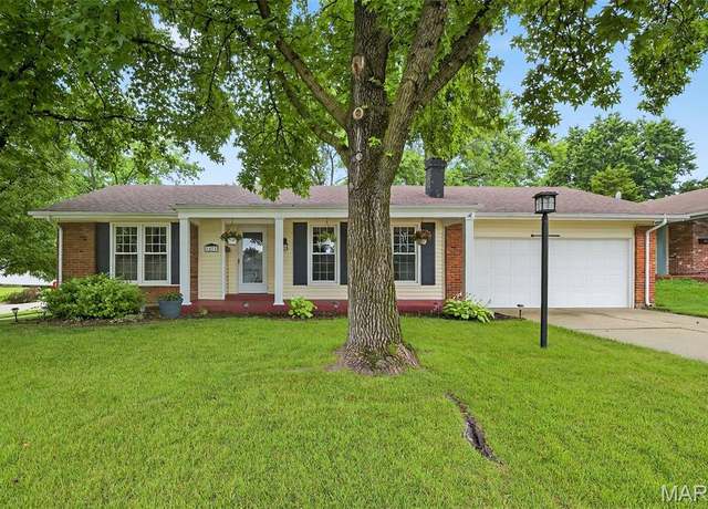 Property at 1273 Woodpath Dr, Florissant, MO 63031, 3 beds, 2 baths