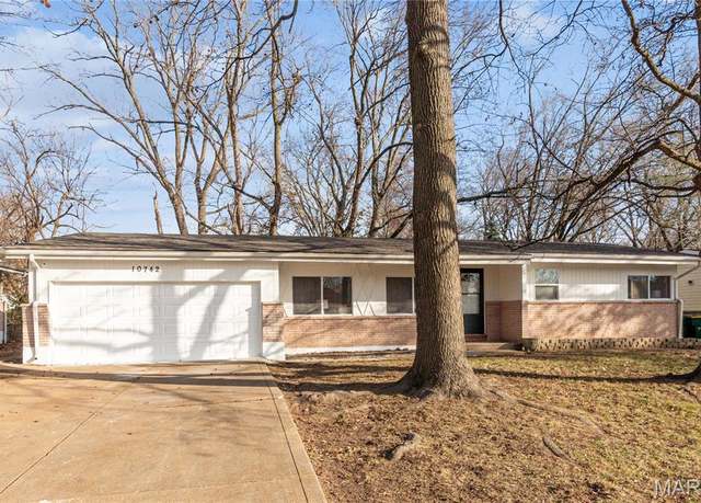 Property at 10742 Vorhof Dr, St Louis, MO 63136, 4 beds, 2.5 baths
