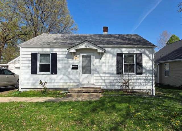 Property at 1218 Madison Ave, Edwardsville, IL 62025, 2 beds, 1 bath