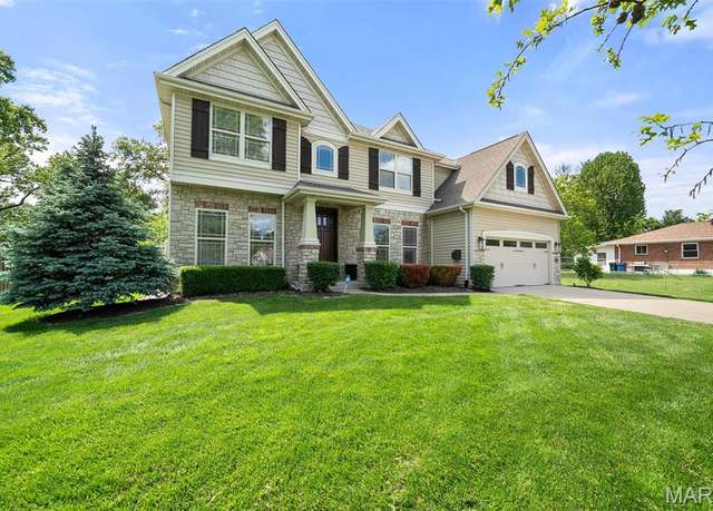 Property at 975 Lindemann Rd, St Louis, MO 63131, 5 beds, 4.5 baths