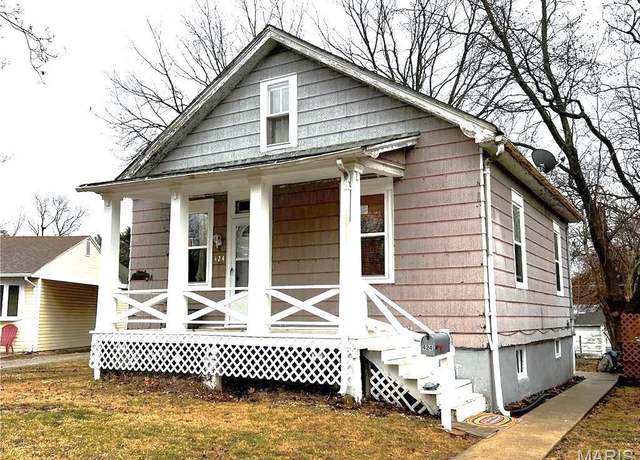 Property at 424 N 39th St, Belleville, IL 62226, 3 beds, 2 baths