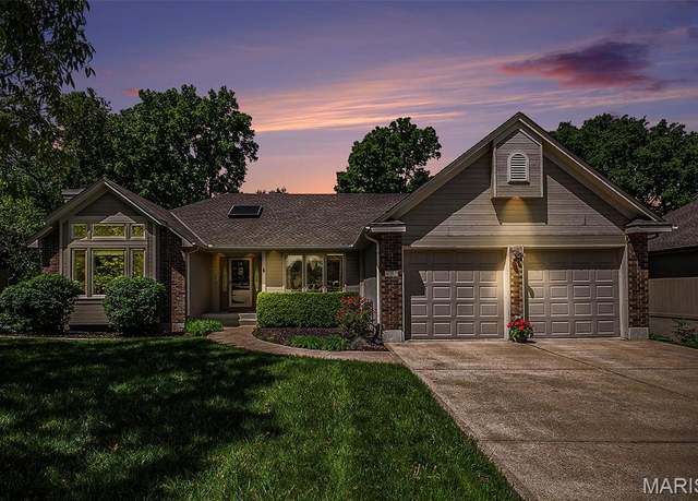 Property at 412 SE Battery Dr, Lee's Summit, MO 64063, 4 beds, 2 baths