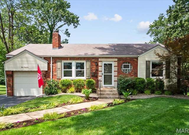 Property at 521 Willoughby Pl, Webster Groves, MO 63119, 2 beds, 2 baths