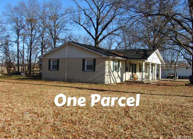 Property at 715 W Broadway, Sparta, IL 62288, 5 beds, 3 baths