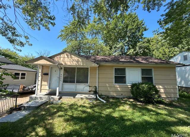 Property at 9855 Medford Dr, St Louis, MO 63136, 3 beds, 1 bath