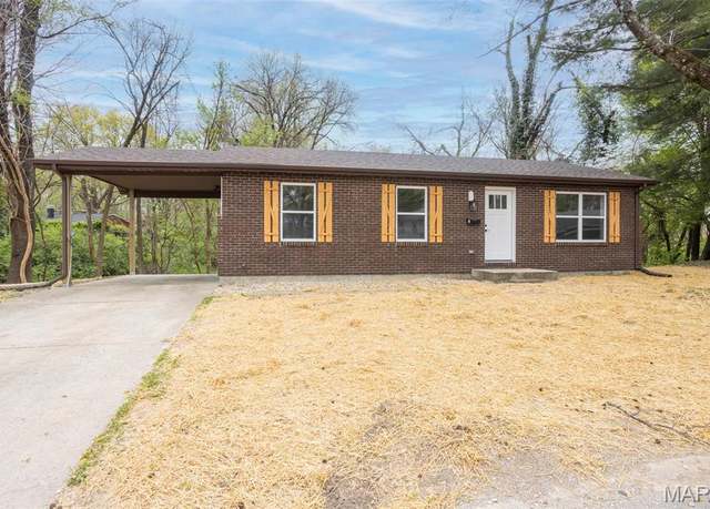 Property at 7 Fourscore Dr, Belleville, IL 62226, 3 beds, 1.5 baths
