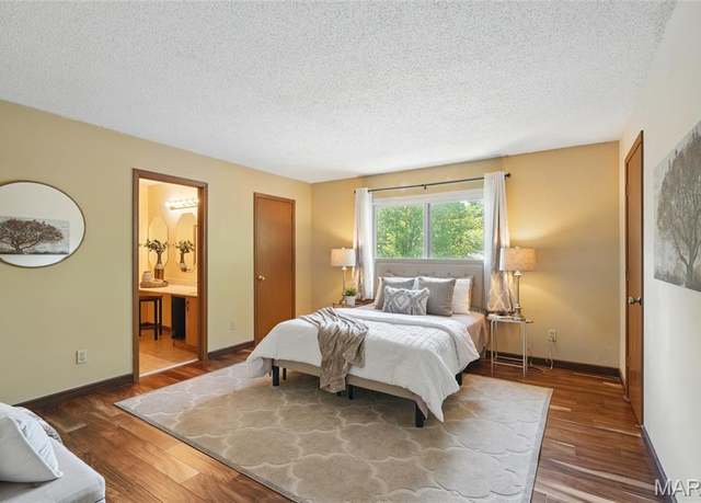 Property at 13112 Royal Pines Dr, St Louis, MO 63146, 3 beds, 2.5 baths