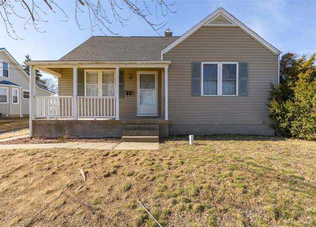 Property at 215 Virginia St, Ste Genevieve, MO 63670, 4 beds, 2.5 baths