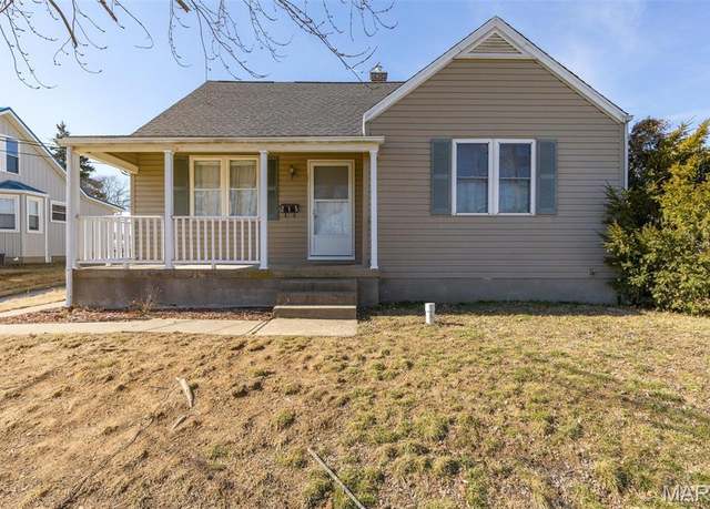 Property at 215 Virginia St, Ste Genevieve, MO 63670, 4 beds, 2.5 baths