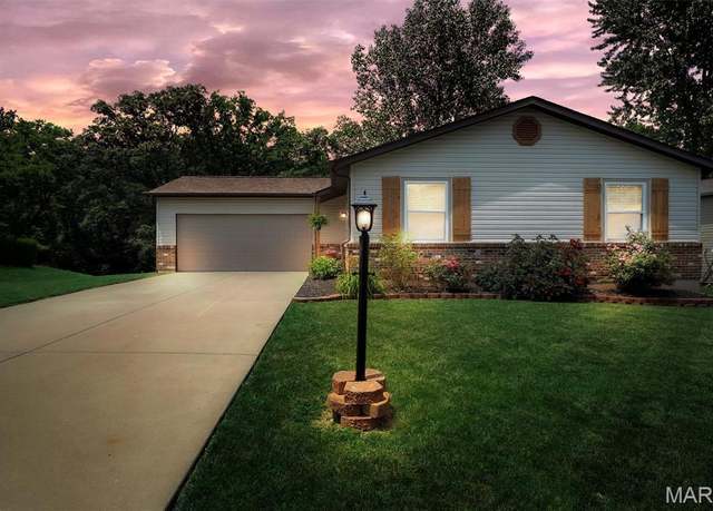 Property at 26 Roland Ln, St Peters, MO 63376, 3 beds, 2.5 baths