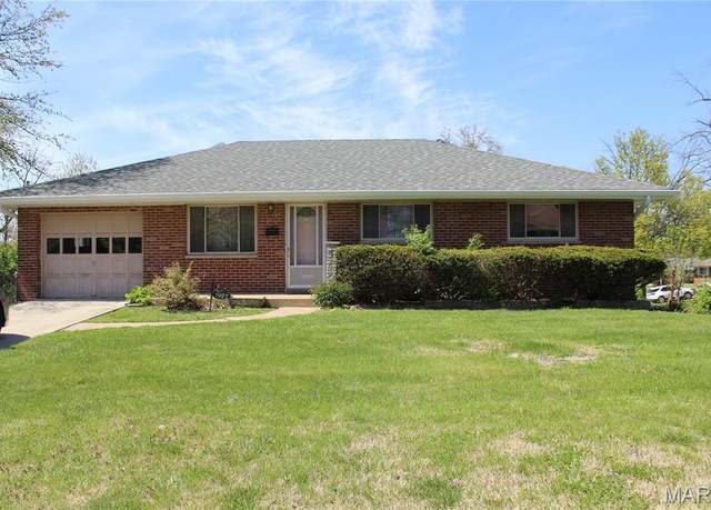 Property at 1927 Brassie Dr, St Louis, MO 63114, 3 beds, 2 baths