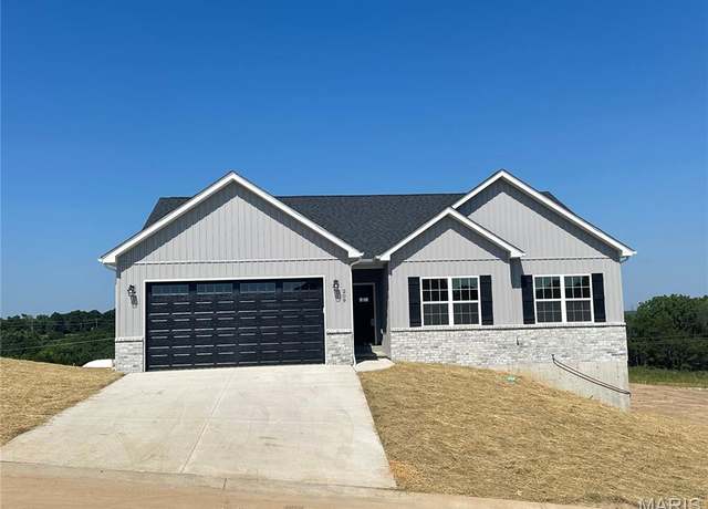 Property at 209 Pacific Ave, Union, MO 63084, 3 beds, 2.5 baths