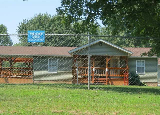 Property at 7479 Five Acre Ln, Bunker Hill, IL 62014, 3 beds, 2 baths