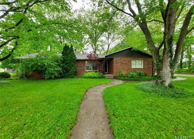 Property at 1217 Butternut St, Greenville, IL 62246, 2 beds, 2 baths