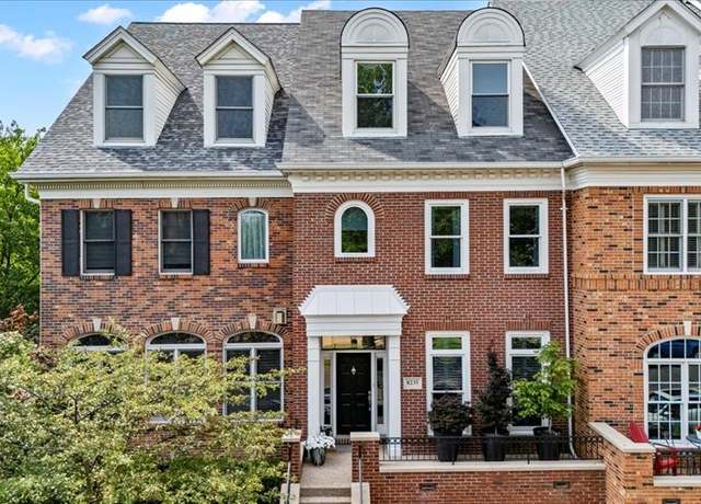 Property at 8235 Parkside Dr, Saint Louis, MO 63105, 3 beds, 3.5 baths