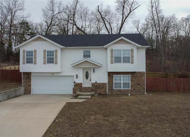 Property at 124 Lyle Curtis Cir, Waynesville, MO 65583, 3 beds, 3 baths