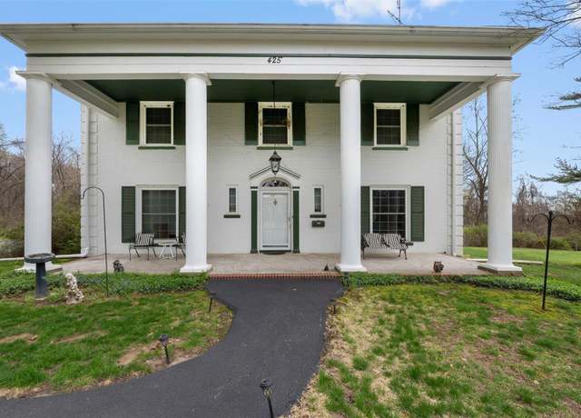 Property at 425 Riverview Blvd, Chester, IL 62233, 5 beds, 2.5 baths