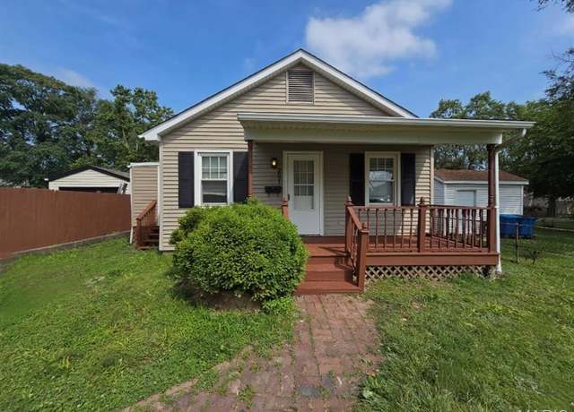 Property at 2621 Washington Ave, Granite City, IL 62040, 3 beds, 1 bath