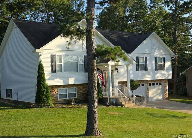 Property at 322 Christina Ln, Poplar Bluff, MO 63901, 4 beds, 3 baths